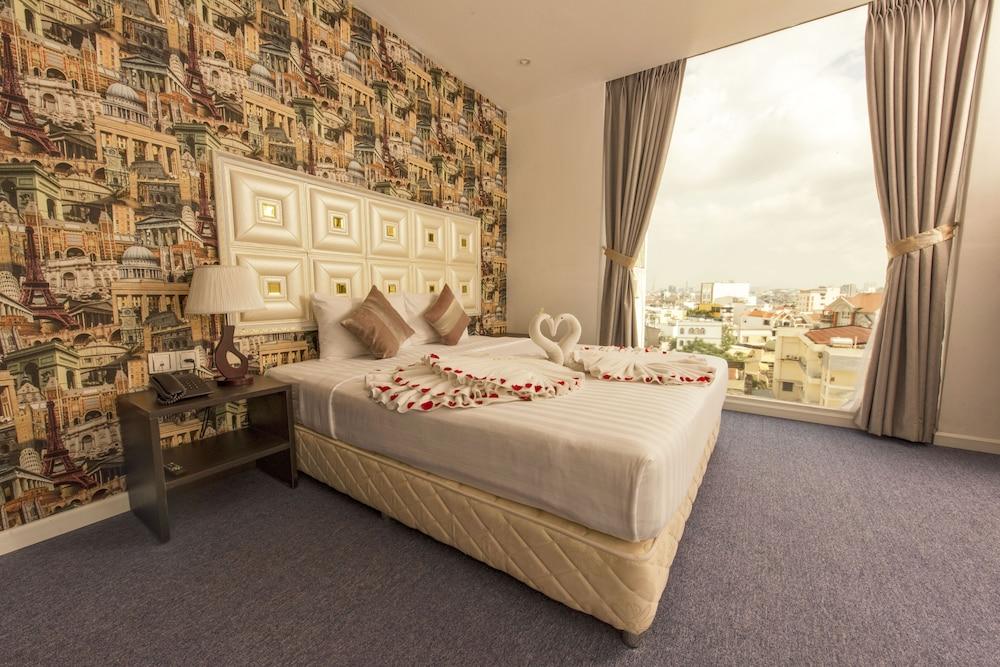 Golden Crown Hotel — 7