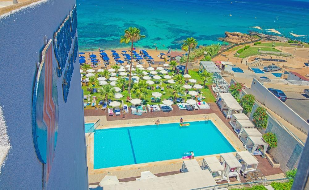 Silver Sands Beach Hotel — 7