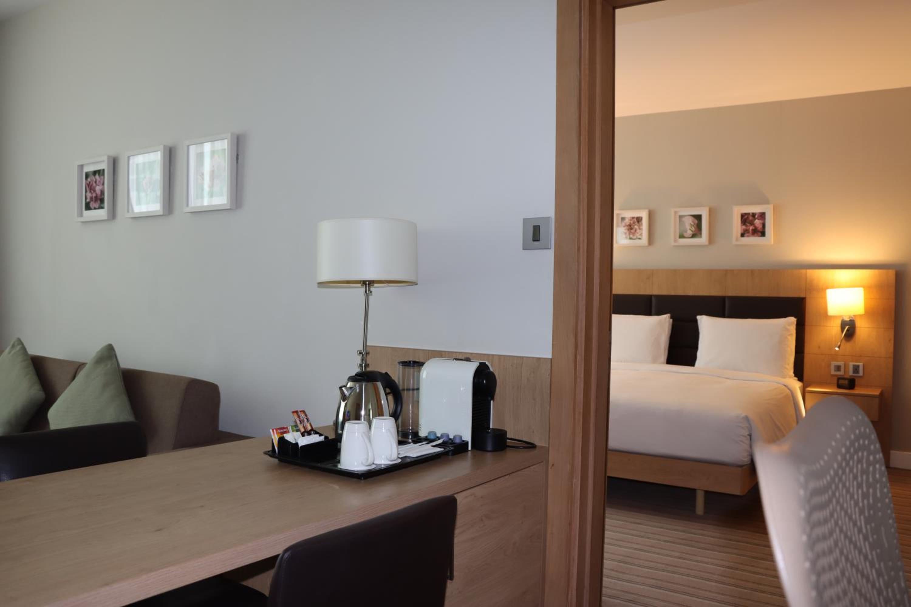 Staybridge Suites Dubai Internet City — 2