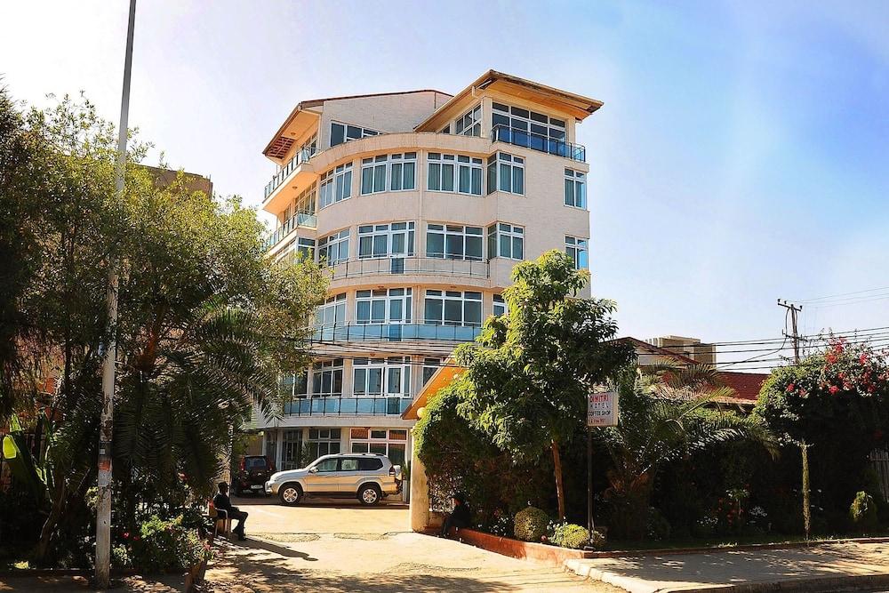 Dimitri Hotel