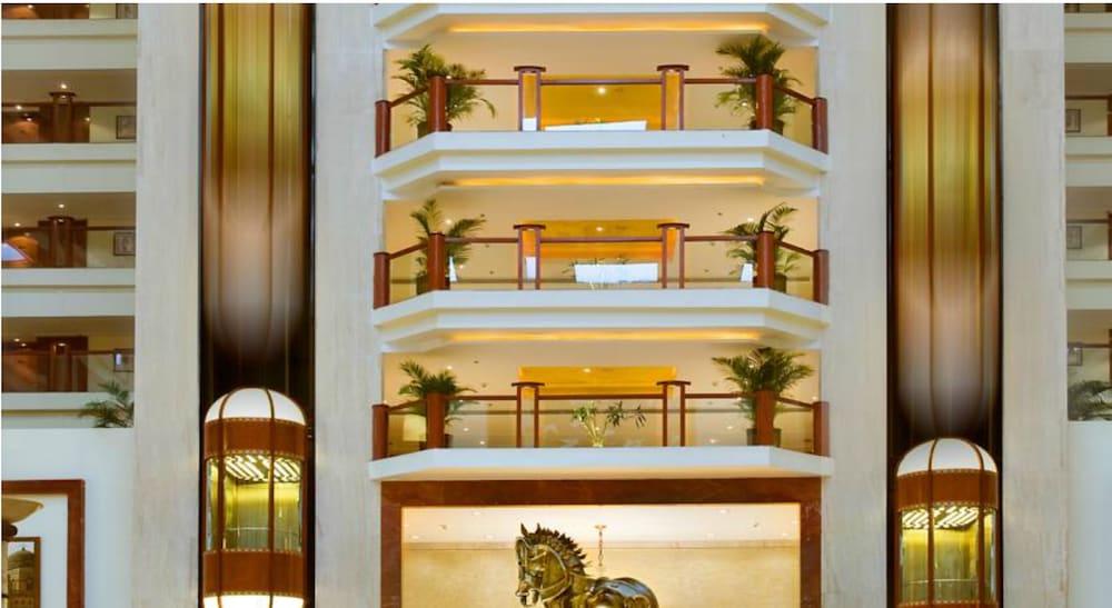 THE LALIT MUMBAI — 4