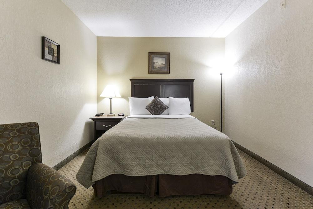 Grand View Inn and Suites — 9