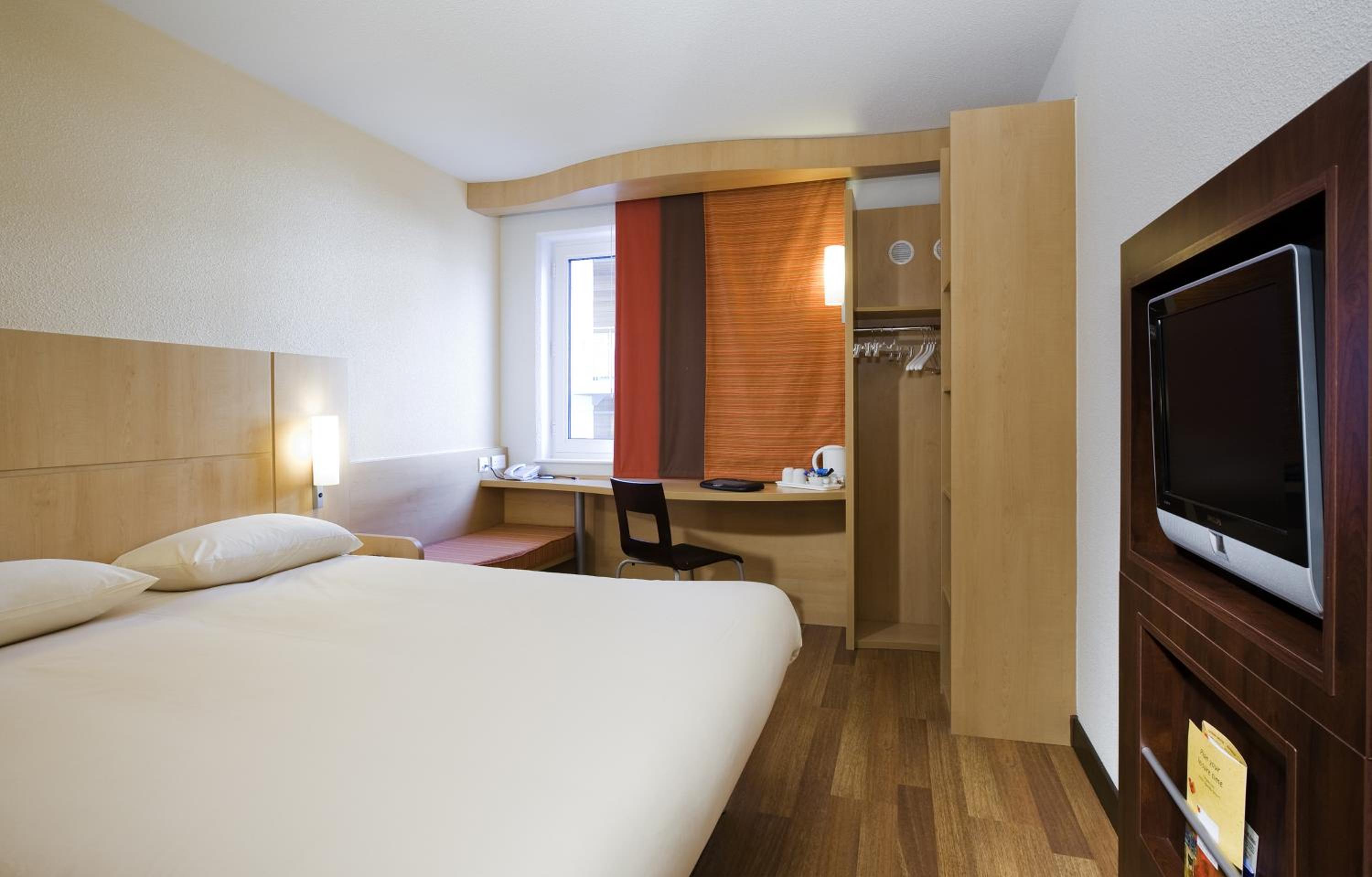 IBIS BRISTOL TEMPLE MEADS QUAY — 10