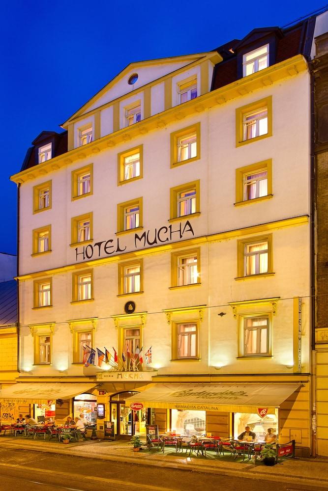 Hotel Mucha 98888 — 2