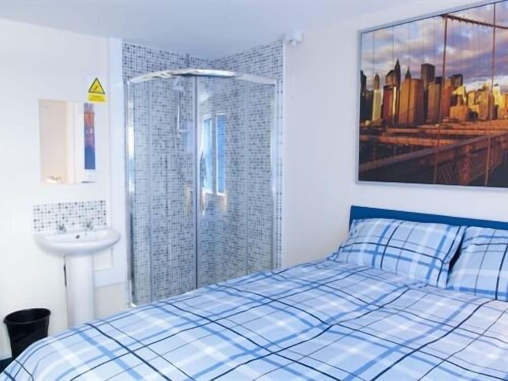 Liverpool Gateway B&B — 2