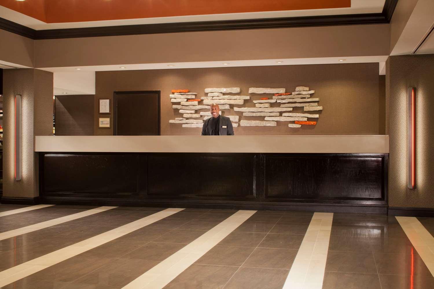 Embassy Suites By Hilton Austin - Arboretum — 5