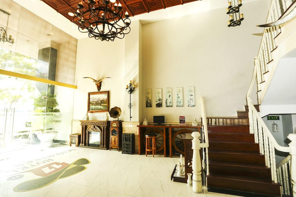 Seventeen Saloon Hotel — 10