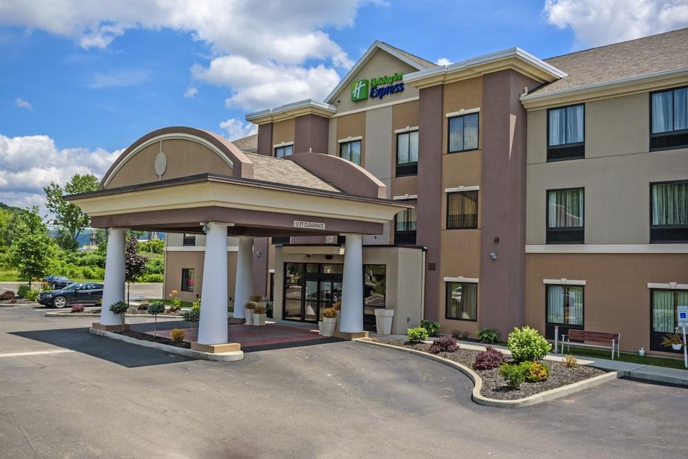 Holiday Inn Express Bradford — 1