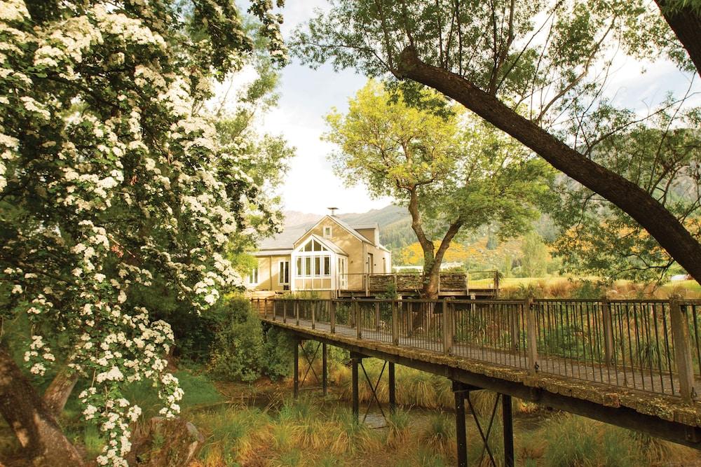 MILLBROOK RESORT 89292 — 6