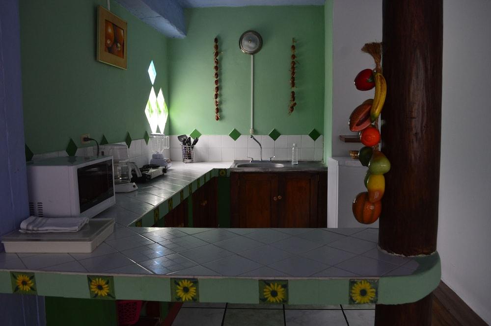 Eco Suites Uxlabil Guatemala City 1134698 — 4