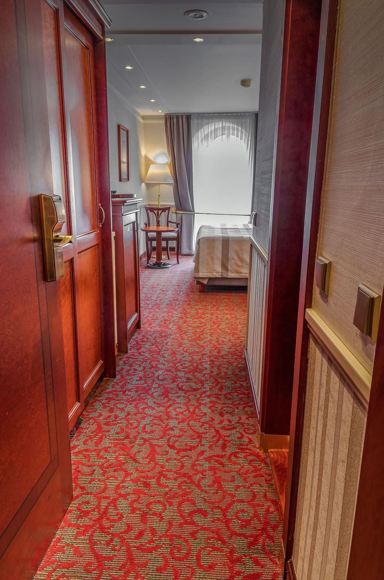 Adria Hotel Prague — 7