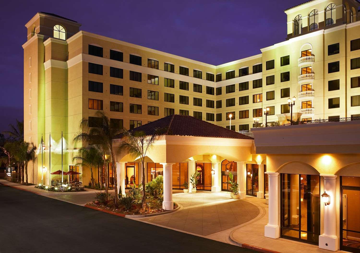 DoubleTree Suites by Hilton Hotel Anaheim Resort - Convention Center — 6