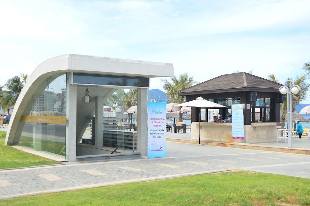 Holiday Beach Hotel Danang — 8
