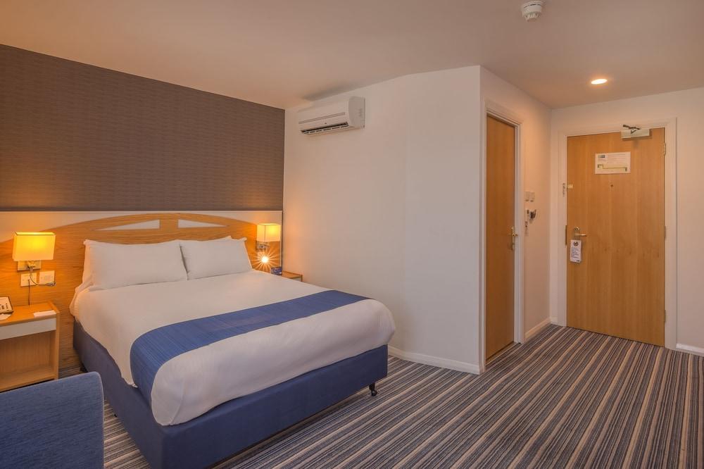 EXPRESS BY HOLIDAY INN CASTLE BROMWICH — 8