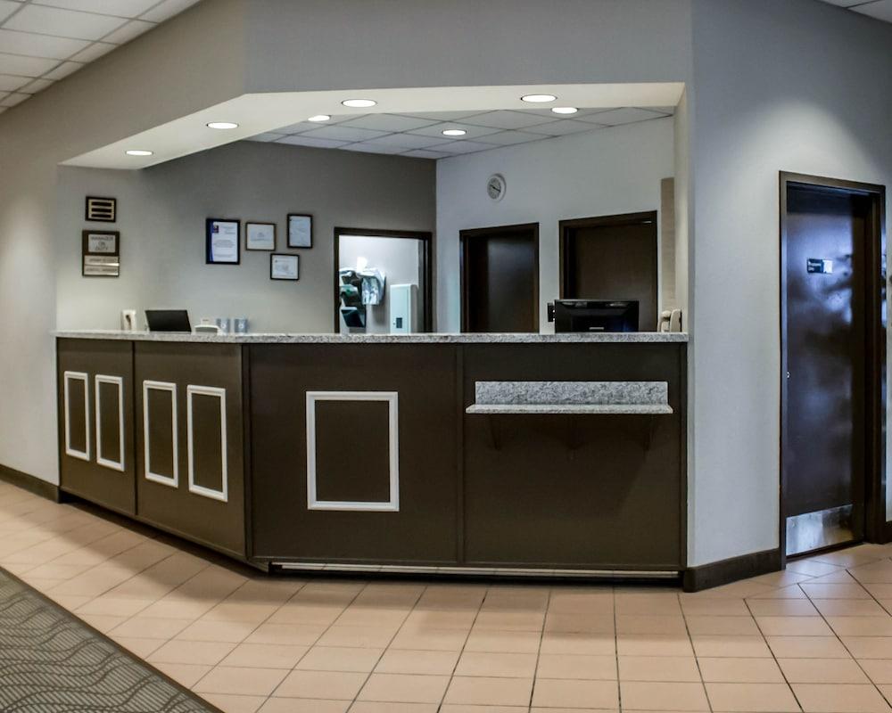Comfort Inn Alliance — 7