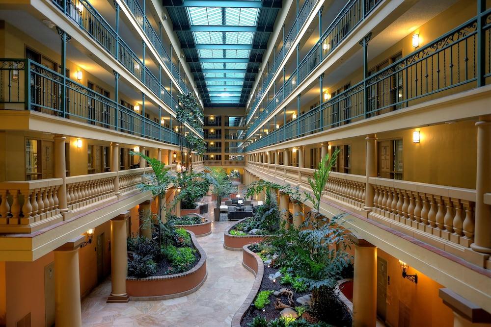 Embassy Suites by Hilton Los Angeles International Airport South — 10