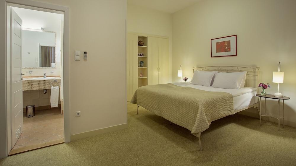Mamaison Residence Izabella Budapest — 10