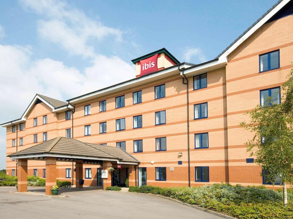 Ibis Rotherham East - M18 - M1