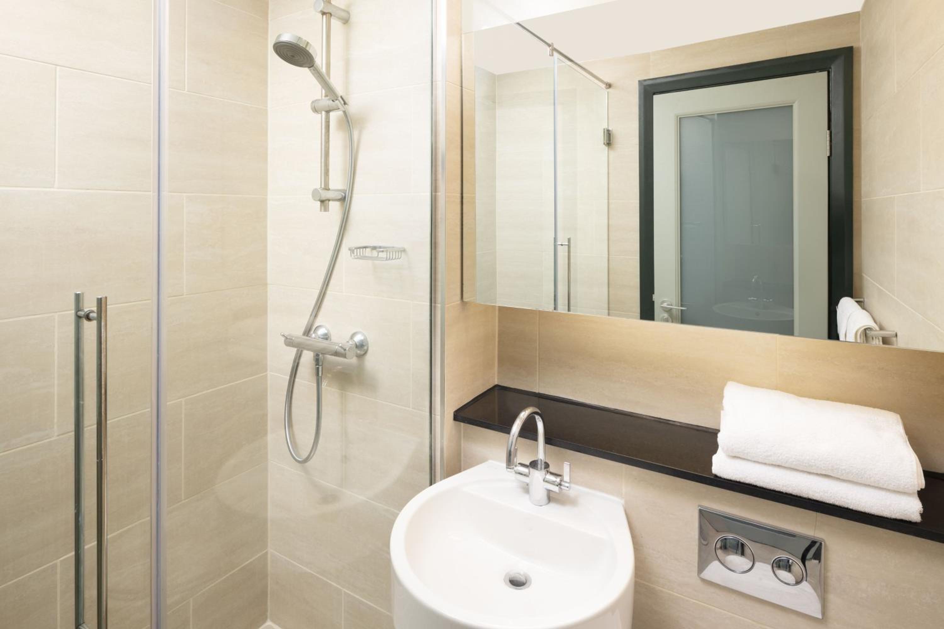 Four Points by Sheraton Edinburgh — 9