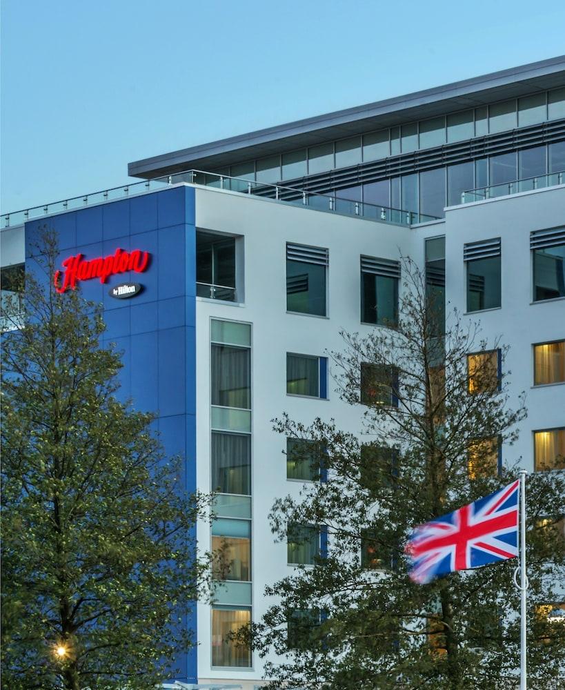 HAMPTON BY HILTON LONDON LUTON AIRPORT — 1