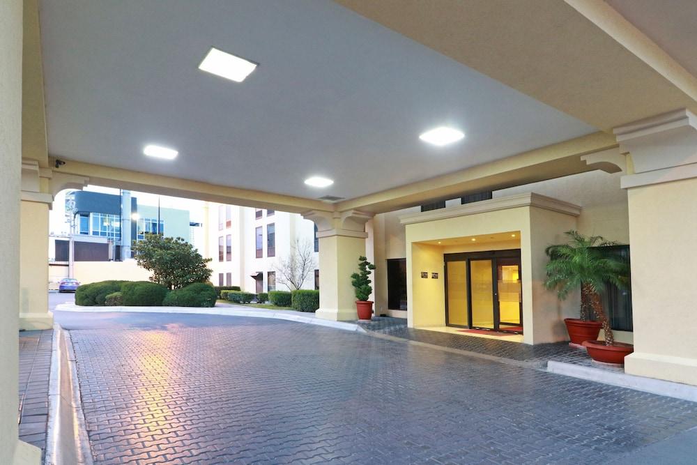 Hampton Inn Chihuahua 154006 — 10