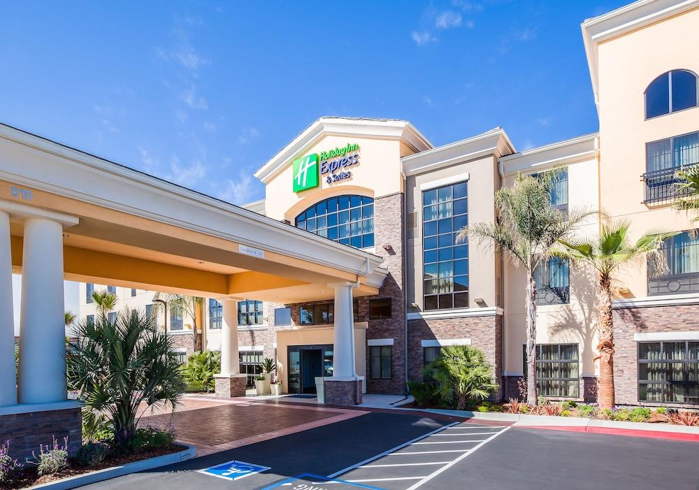 HOLIDAY INN EXPRESS AND SUITES EUREKA
