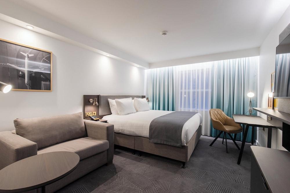 Holiday Inn Bristol Airport — 9