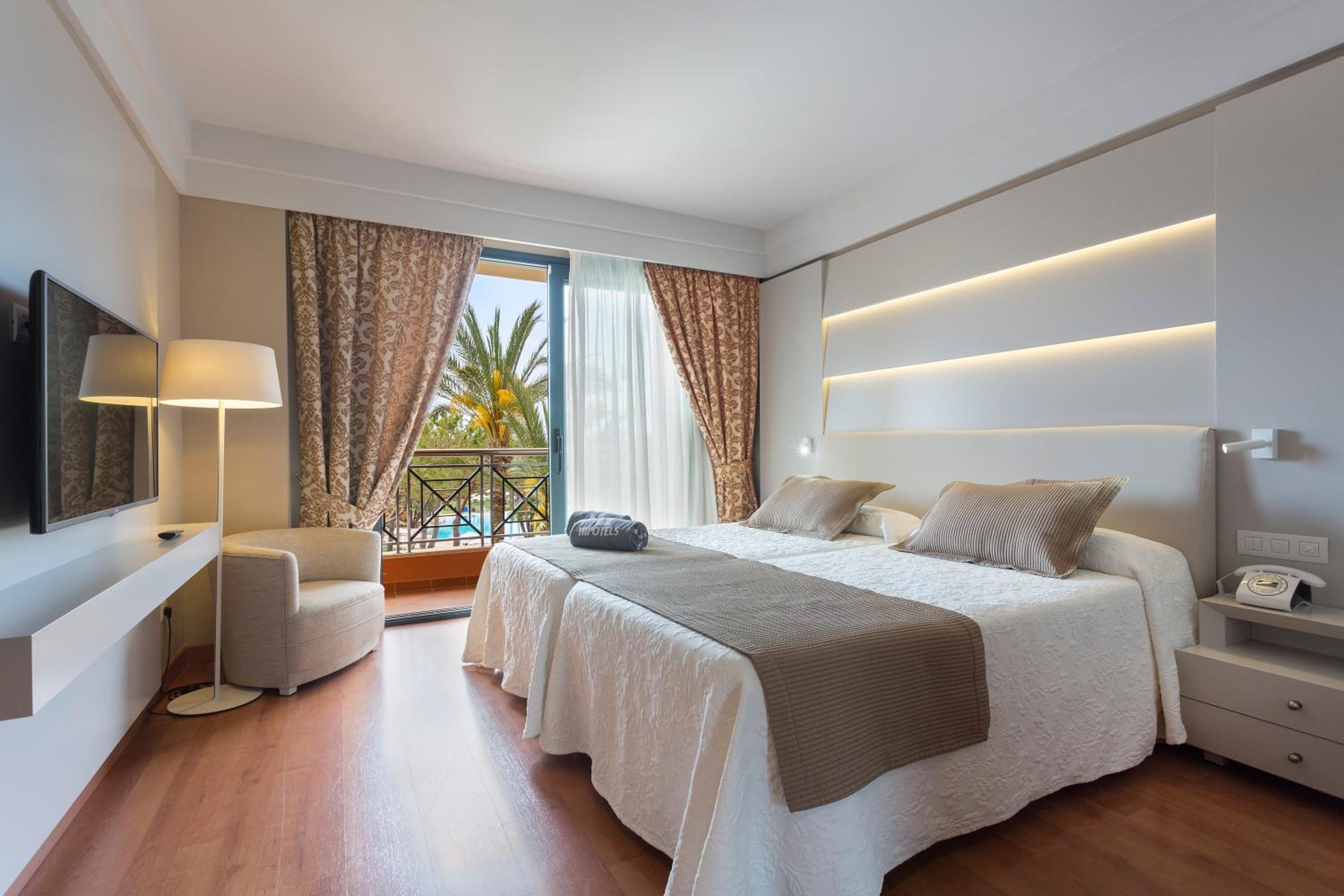 Al Diar Dana Hotel — 4