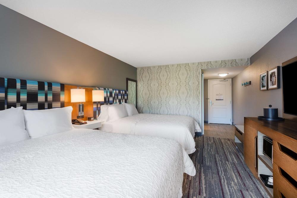 Hampton Inn & Suites Herndon - Reston — 10