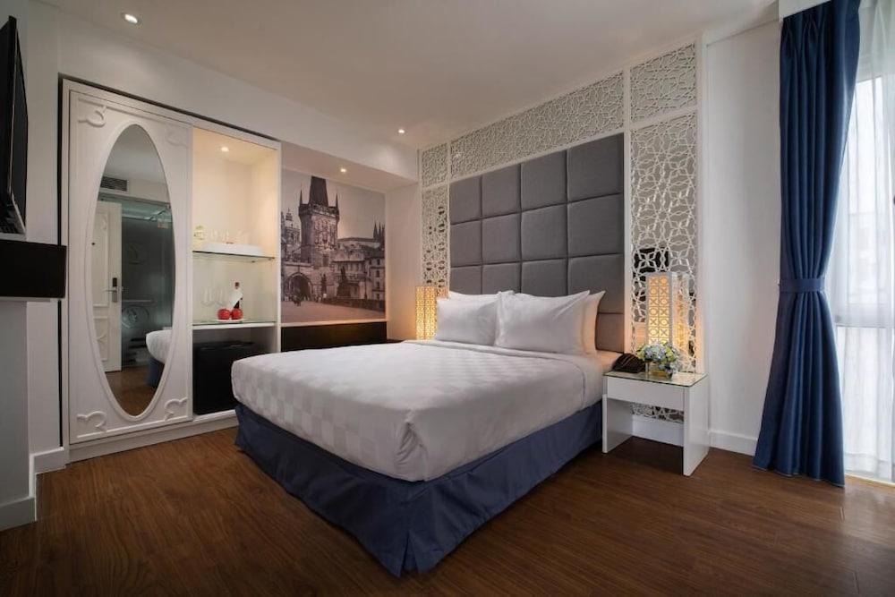 Victor Metropolis Hotel & Rooftop Bar — 10
