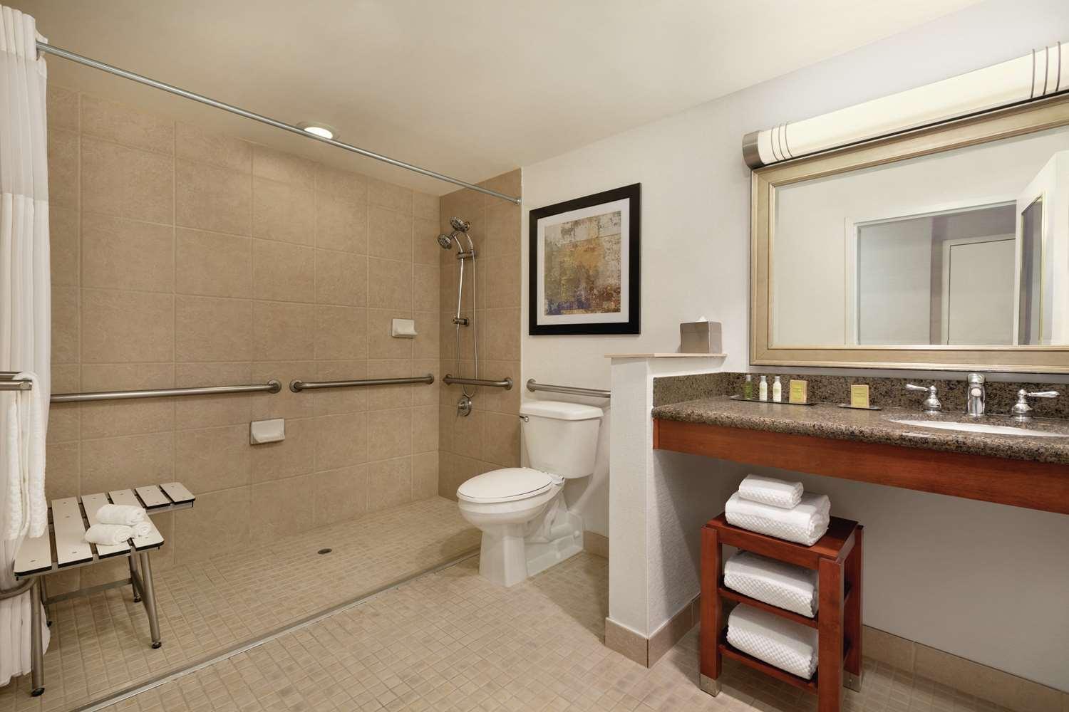 DoubleTree by Hilton Hotel Albuquerque — 5