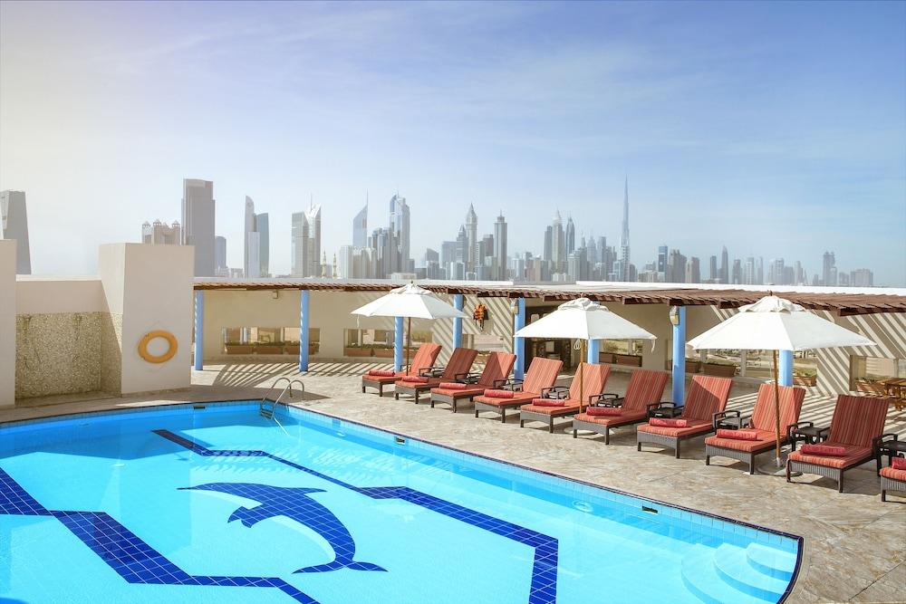Jumeira Rotana Hotel — 6