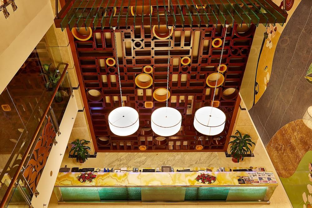 Six Seasons Hotel — 9