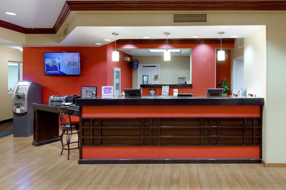 TownePlace Suites Joplin — 7