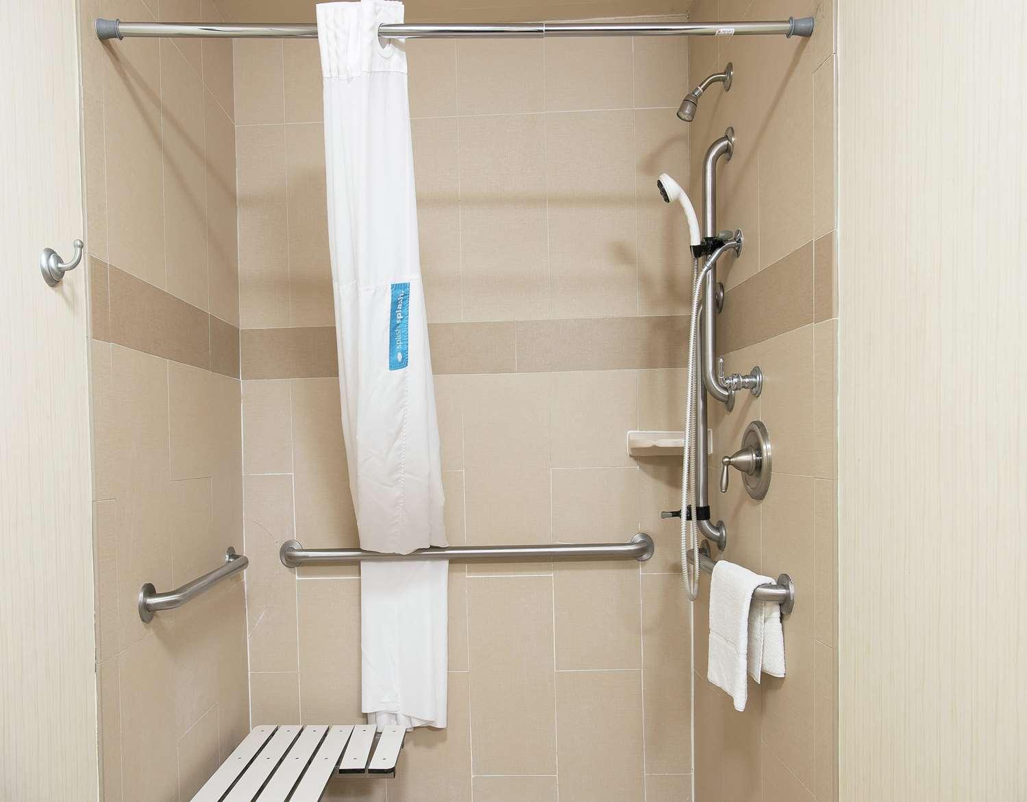 Hampton Inn & Suites Bay City, TX — 5
