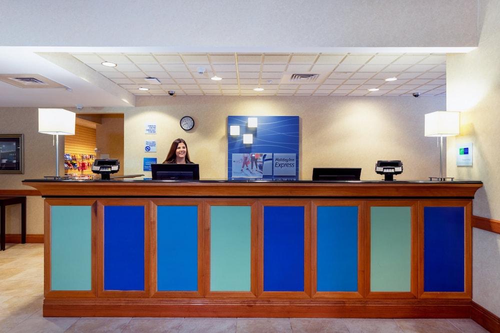 Holiday Inn Express & Suites Bradenton East-Lakewood Ranch — 5