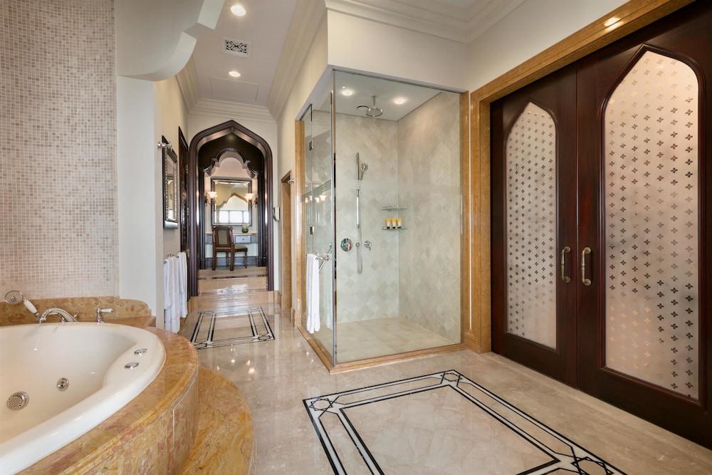 Shangri-La Qaryat Al Beri — 10