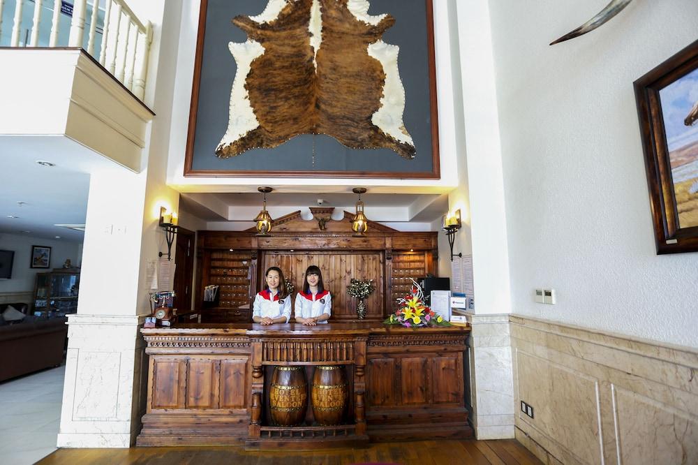 Seventeen Saloon Hotel — 4