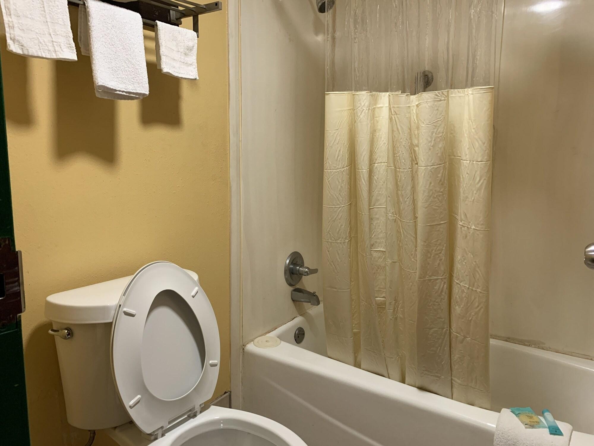 Jameson Inn Conyers — 5