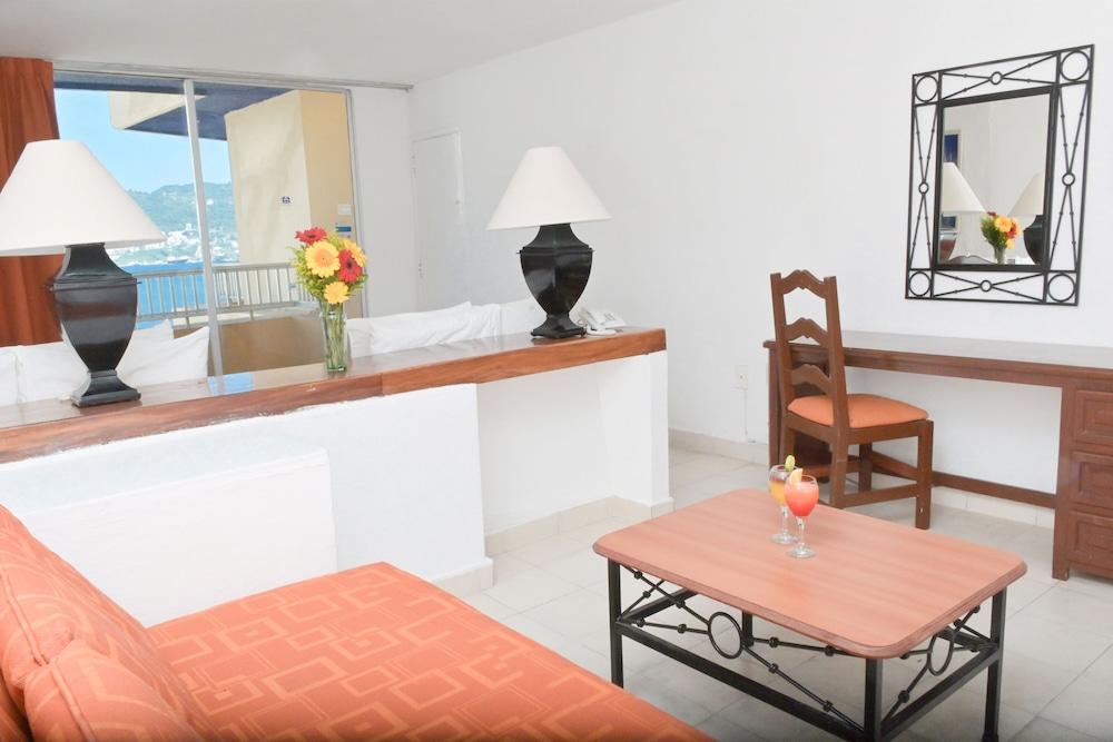 Ritz Acapulco 93086 — 10