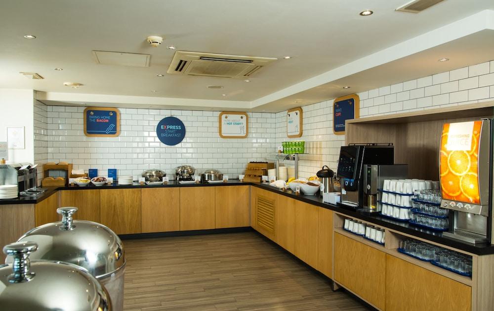 Holiday Inn Express Bath an IHG Hotel — 7