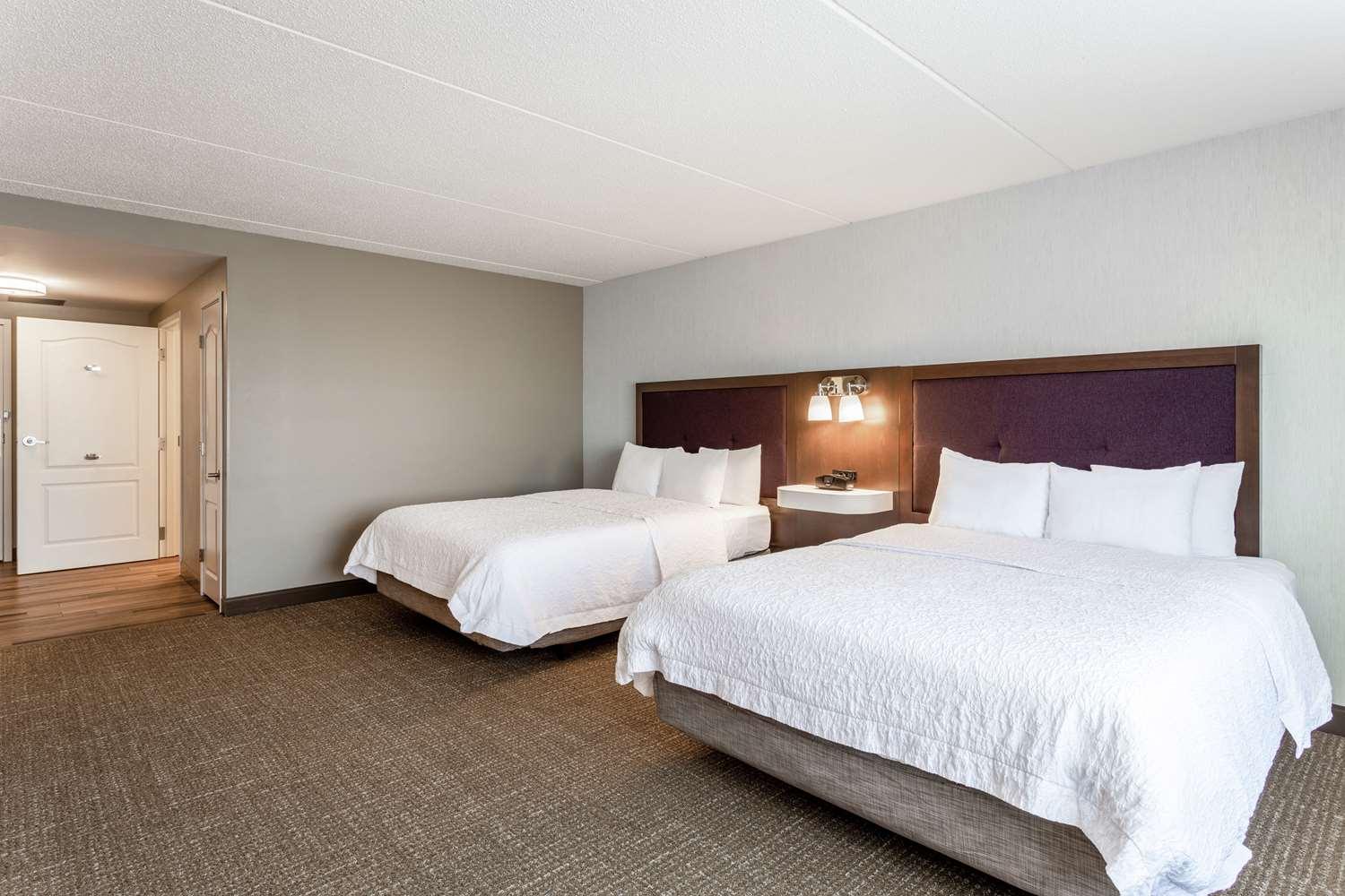 Hampton Inn & Suites Chicago-Libertyville — 10