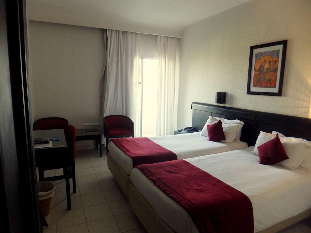 Ambassadeurs Hotel 1253758 — 9