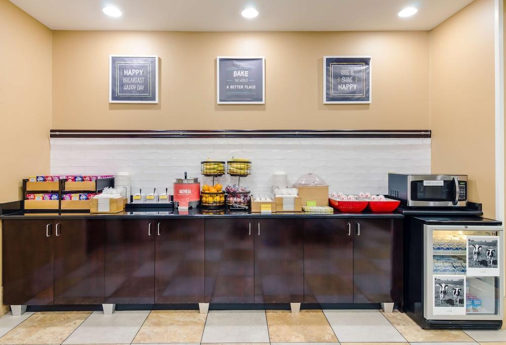 Hampton Inn Galax — 6