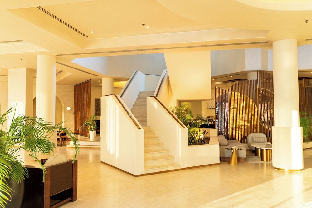 Majestic Cove Hotel — 10