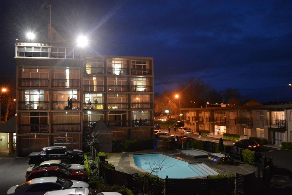 Heartland Ambassador Hotel Hamilton — 7