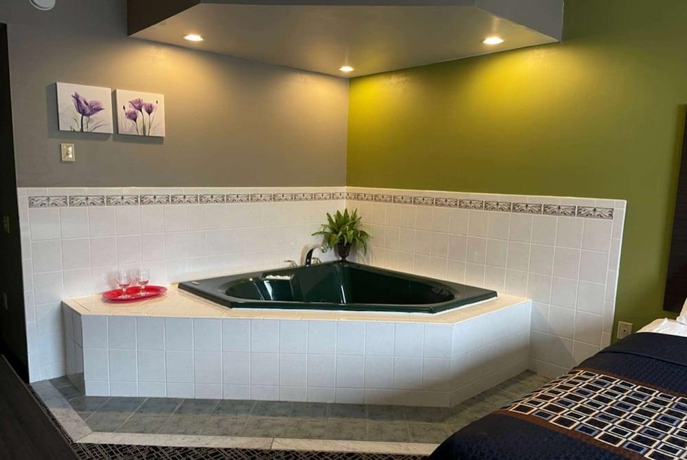 Wingate by Wyndham Lake George — 10