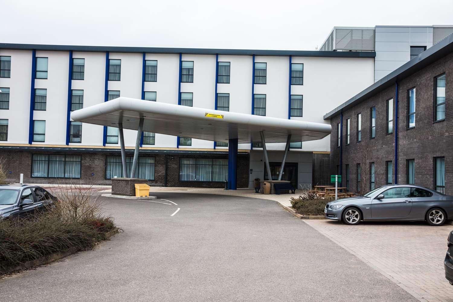 HAMPTON BY HILTON EXETER AIRPORT