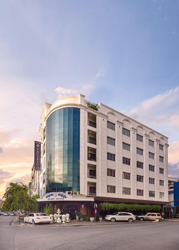 Pacific Hotel 98335