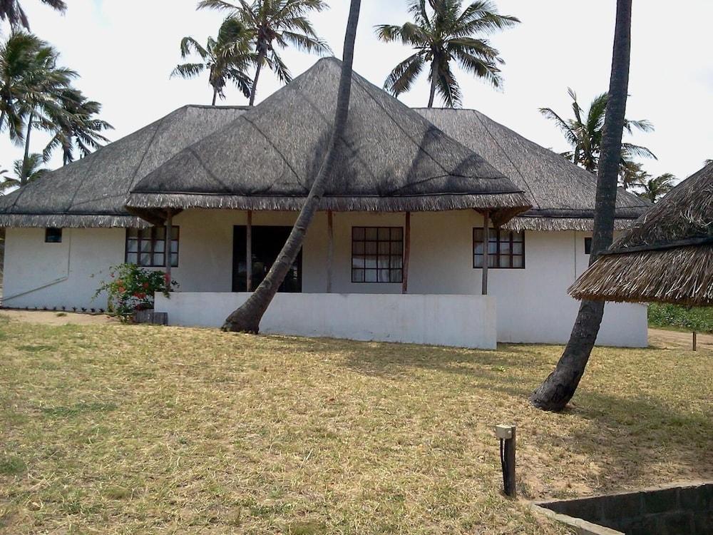 Blue Moon Beach Holiday Resort 1209278 — 6